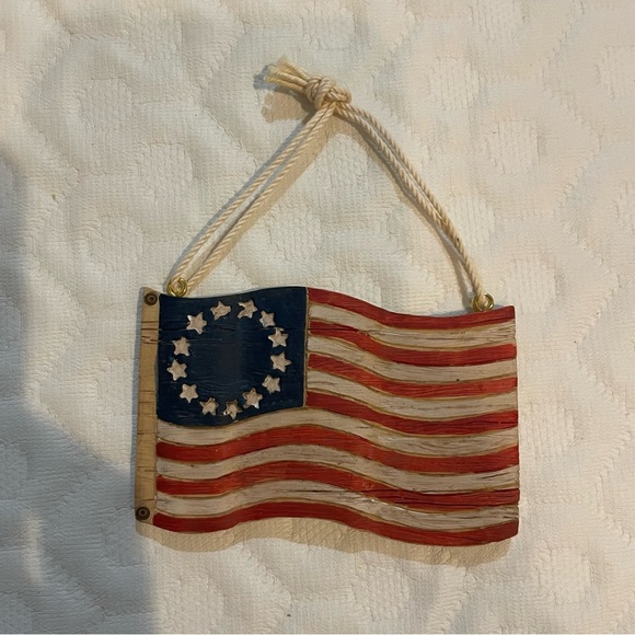 Vintage Hallmark Keepsake Ornament- America For Me Colonial Flag Includes Box - Picture 3 of 6